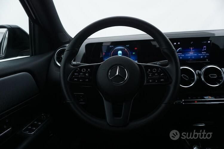 Usata Mercedes GLB180 115 CV (84 kW) 2022 Nero SUV