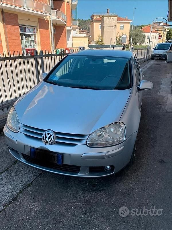 Usata VW Golf V 2006 Grigio Utilitaria