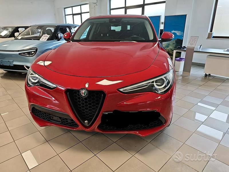 Usata Alfa Romeo Stelvio 280 CV (205 kW) 2017 Rosso SUV
