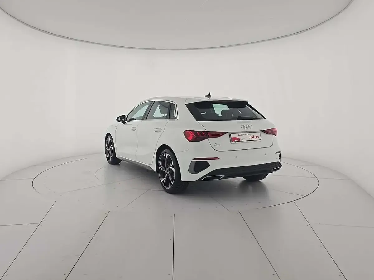 Usata Audi A3 S-Line 110 CV (80 kW) 2023 Bianco Berlina
