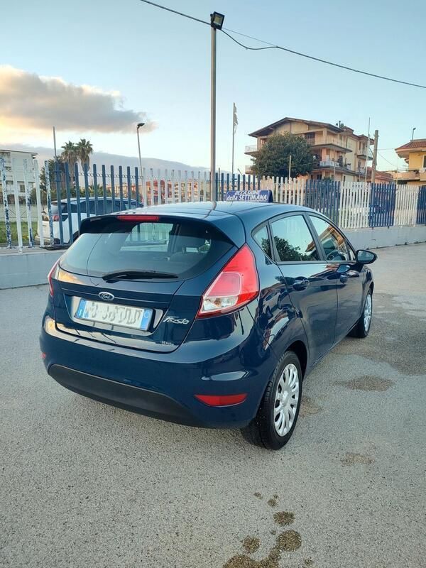Usata Ford Fiesta Business Edition 75 CV (55 kW) 2016 Blu Utilitaria