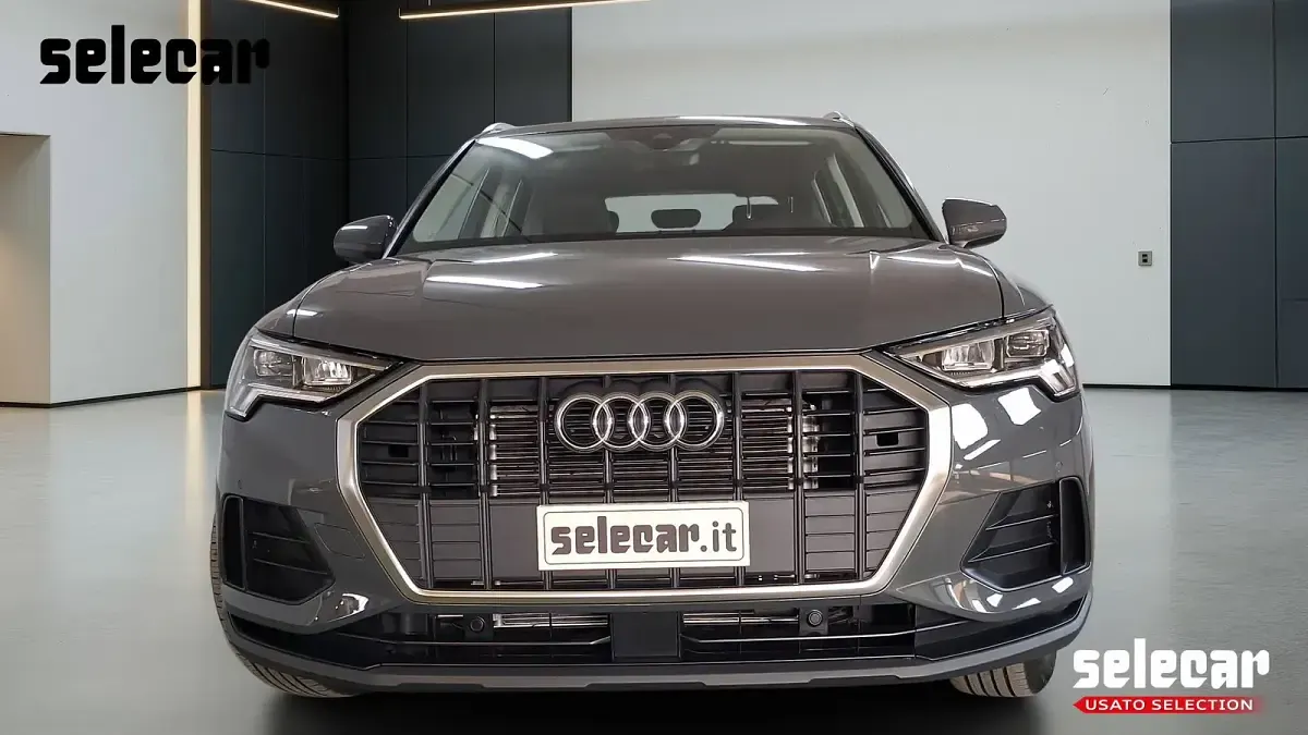 Usata Audi Q3 Business 150 CV (110 kW) 2024 9j grigio antracite metallizza SUV