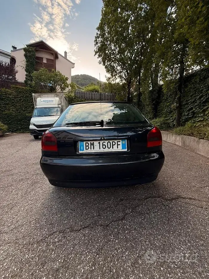 Usata Audi A3 Attraction 110 CV (80 kW) 2000 Nero Utilitaria