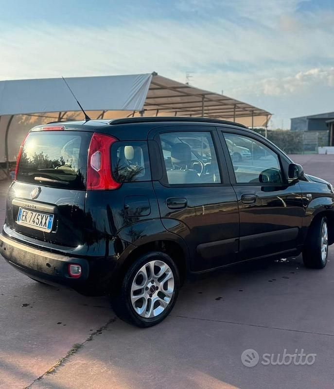 Usata Fiat Panda Lounge 70 CV (51 kW) 2012 Nero Utilitaria