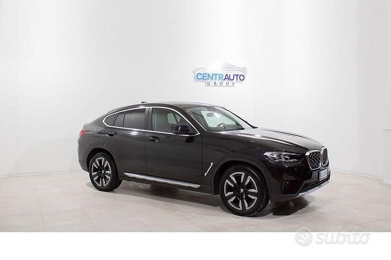 Usata BMW X4 Efficient Dynamics 190 CV (139 kW) 2022 Nero SUV