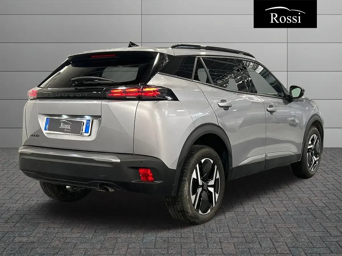 Usata Peugeot 2008 Allure 101 CV (74 kW) 2025 Grigio artense SUV