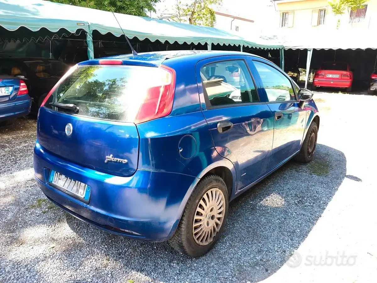 Occasion Fiat Punto 77 ch (56 kW) 2007 Bleue Citadine