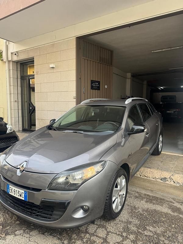 Grigio Usata 2012 Renault Mégane GT Line GT-Line Station wagon | 3999 € (Buon prezzo) - Immagine 1/4