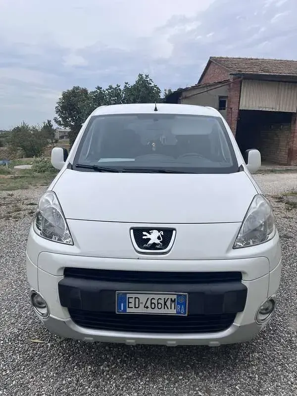 Usata Peugeot TePee Premium 90 CV (66 kW) 2010 Bianco Furgone