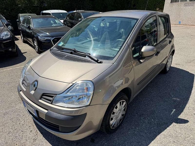 Usata Renault Modus Expression 68 CV (50 kW) 2010 Grigio Monovolume