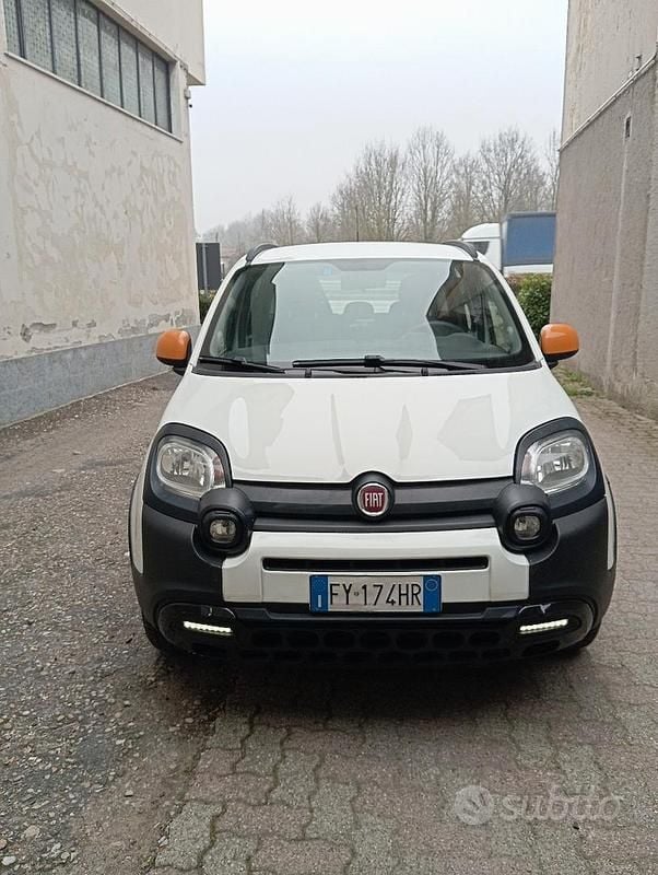 Usata Fiat Panda Cross Cross 69 CV (50 kW) 2019 Bianco Utilitaria