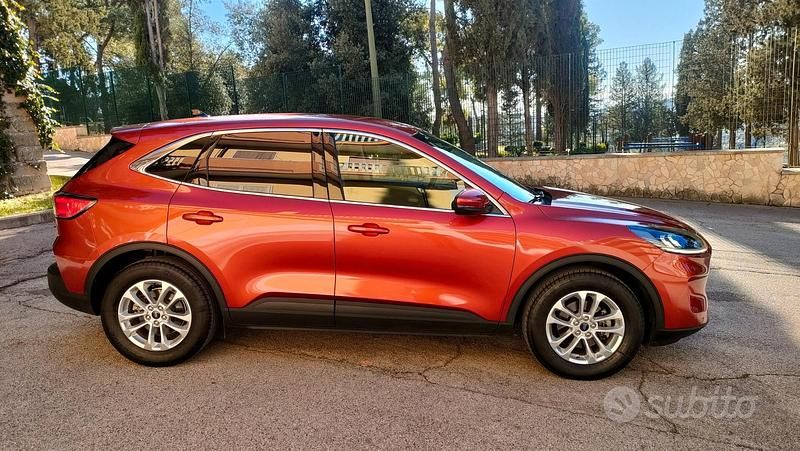 Usata Ford Kuga Titanium 120 CV (88 kW) 2020 Arancione SUV