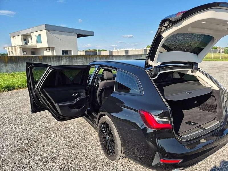Usata BMW 316 Sport Line 150 CV (110 kW) 2020 Nero Station wagon