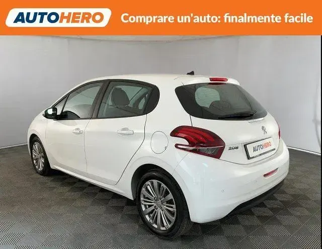 Usata Peugeot 208 Active 102 CV (75 kW) 2020 Bianco Utilitaria