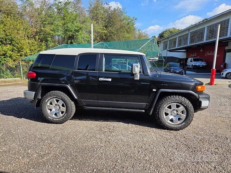 Gebraucht Toyota FJ Cruiser 239 PS (175 kW) 2008 Schwarz SUV