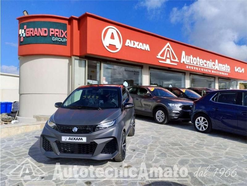 Grigio Nuova 2025 Aixam City GTO Due volumi | 8517 € - Immagine 1/4