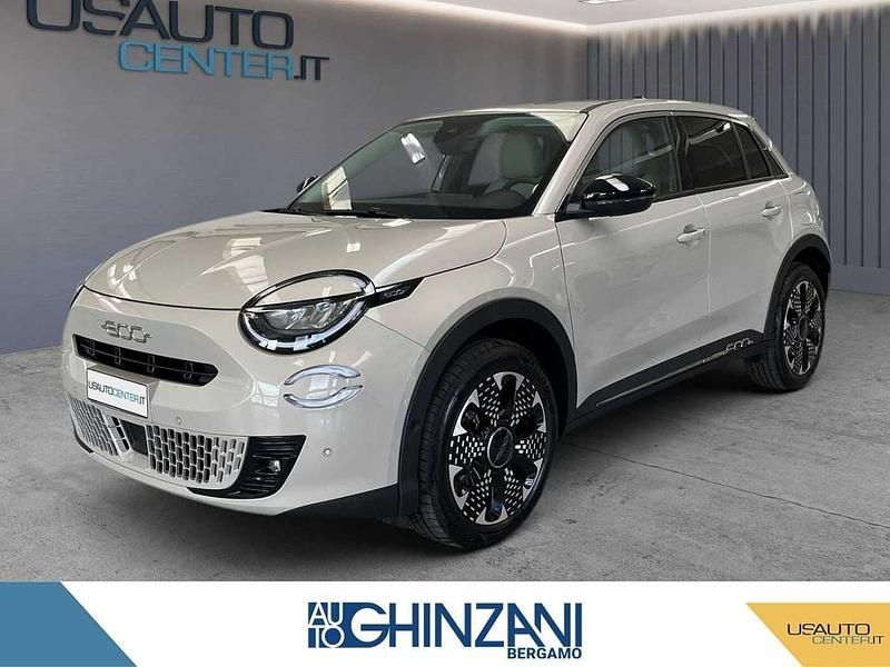 Usata Fiat 600 La Prima 110 CV (80 kW) 2025 Beige SUV