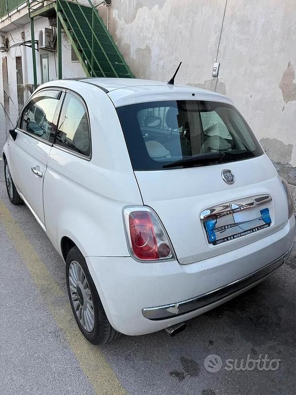 Usata Fiat 500 Lounge 75 CV (55 kW) 2007 Bianco Utilitaria