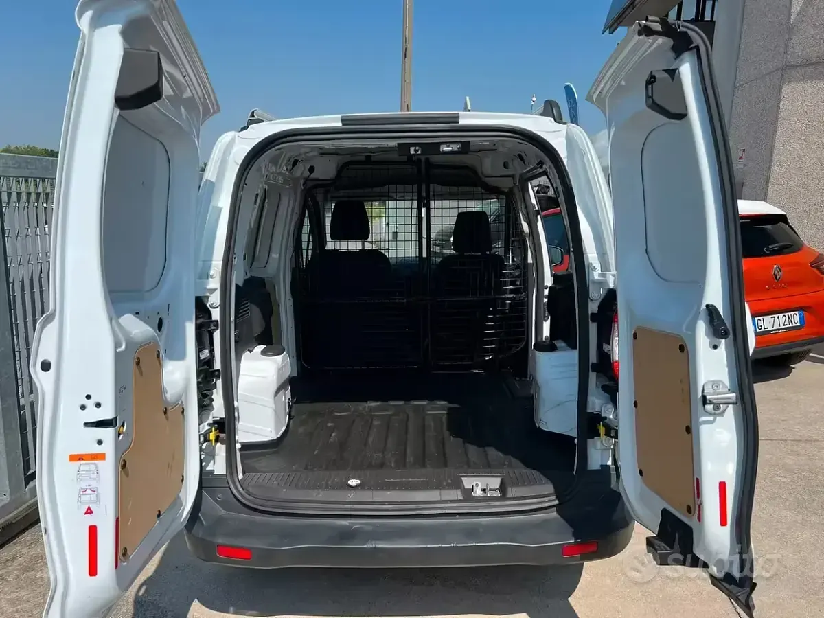 Usata Ford Tourneo Courier 75 CV (55 kW) 2018 Bianco Monovolume