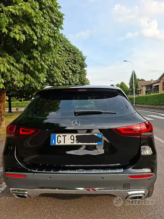 Usata Mercedes GLA180 136 CV (100 kW) 2021 Nero SUV