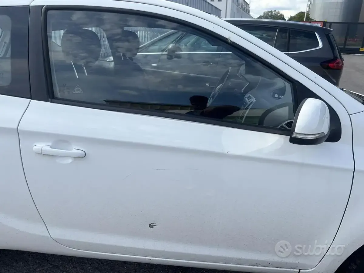 Usata Hyundai i20 75 CV (55 kW) 2011 Bianco Utilitaria