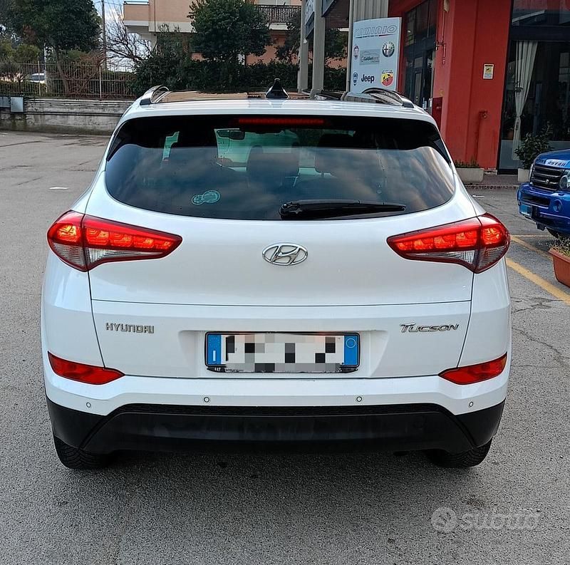 Usata Hyundai Tucson Xpossible 115 CV (84 kW) 2015 Bianco SUV