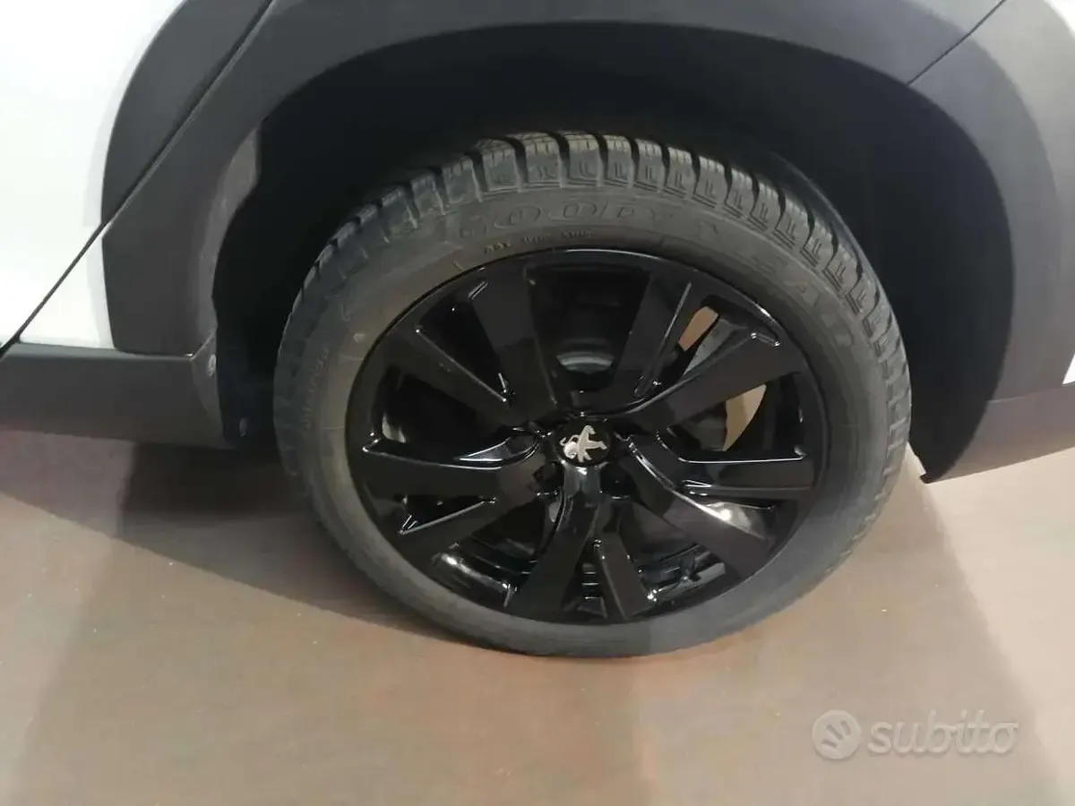 Usata Peugeot 2008 120 CV (88 kW) 2017 Bianco SUV