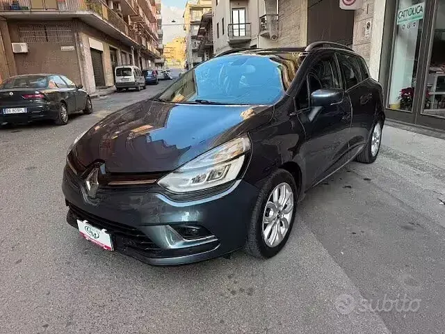 Usata Renault Clio Zen 90 CV (66 kW) 2017 Grigio Station wagon