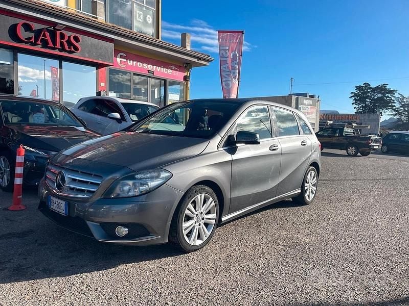 Grigio Usata 2013 Mercedes B180 Premium Monovolume | 7900 € (Super prezzo) - Immagine 1/4