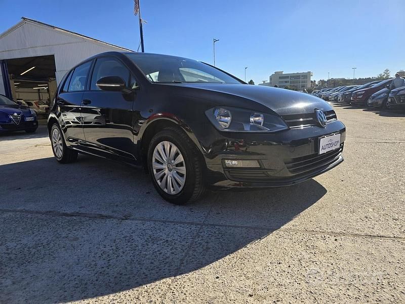 Usata VW Golf VII Trendline 89 CV (65 kW) 2014 Nero Berlina