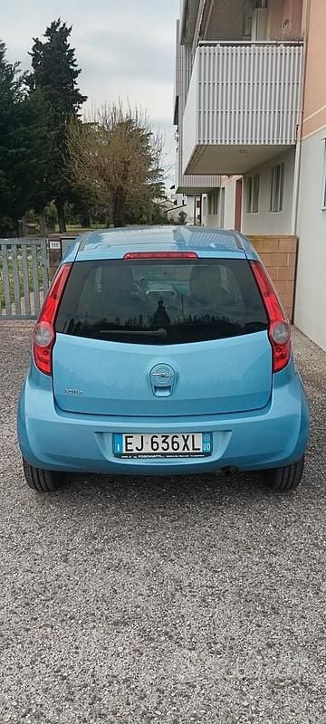 Usata Opel Agila Enjoy 94 CV (69 kW) 2011 Blu Utilitaria