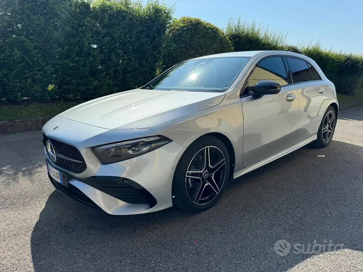 Nuova Mercedes A180 AMG Line Premium 116 CV (85 kW) 2026 Grigio Berlina