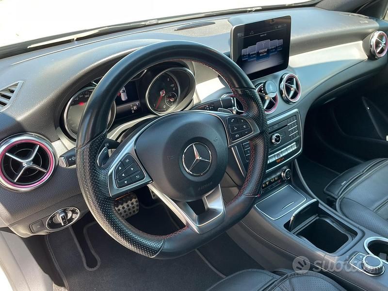 Usata Mercedes GLA200 Premium 136 CV (100 kW) 2017 Bianco SUV