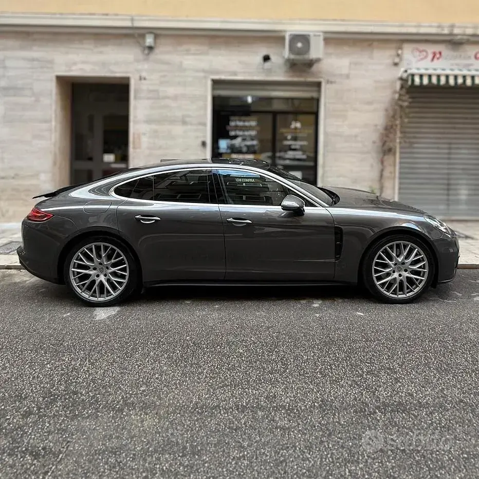 Usata Porsche Panamera 4S Diesel 422 CV (310 kW) 2017 Grigio Utilitaria