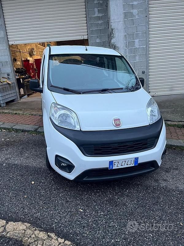 Usata Fiat Qubo Trekking 80 CV (58 kW) 2019 Bianco Monovolume