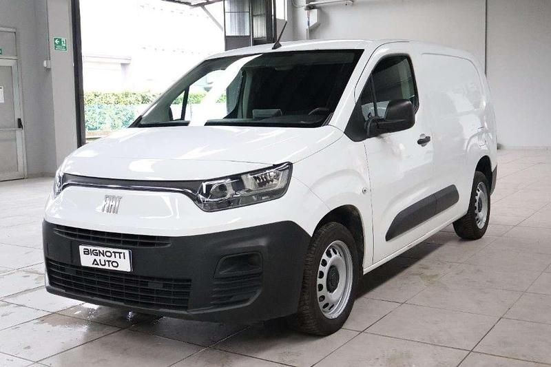 Usata Fiat Doblò 131 CV (96 kW) 2023 Bianco Monovolume