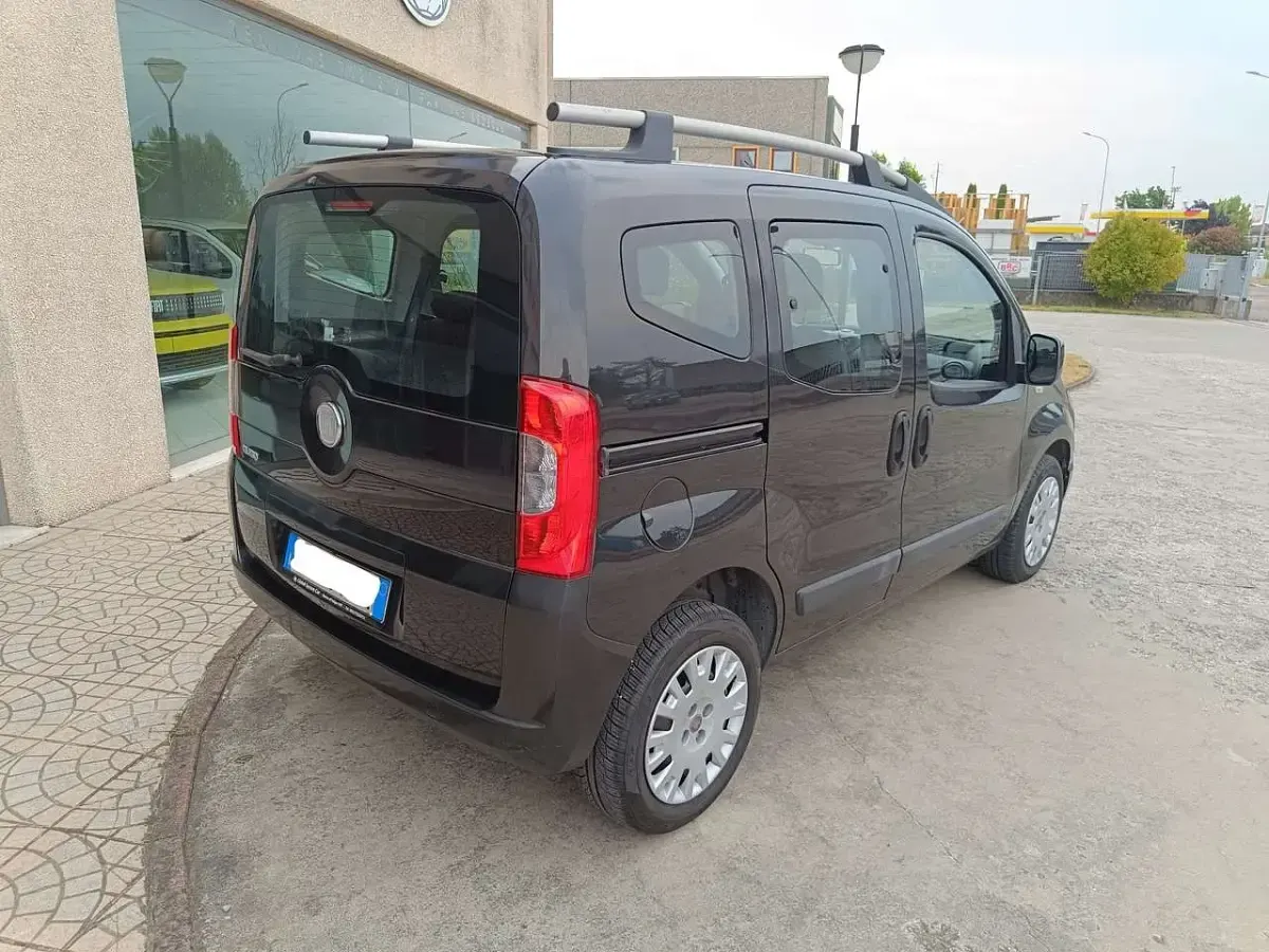 Usata Fiat Qubo Trekking 75 CV (55 kW) 2011 Nero Monovolume