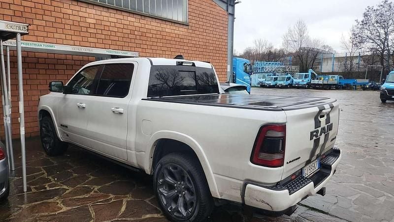 Usata Dodge Magnum Limited 401 CV (294 kW) 2022 Bianco SUV