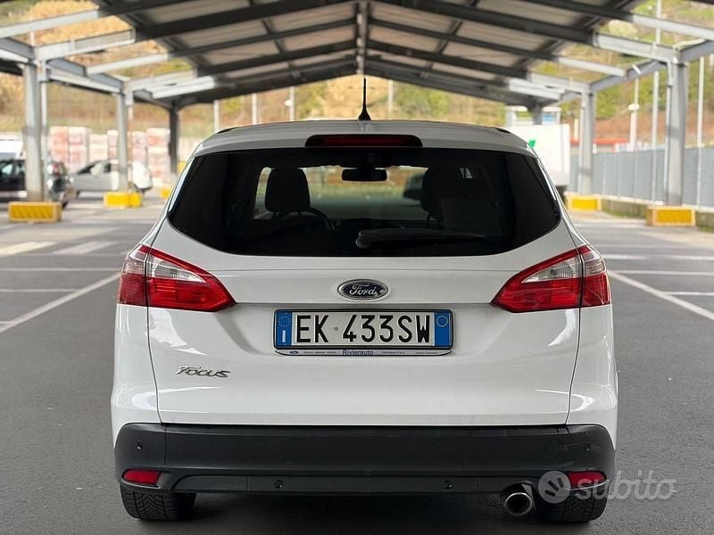 Usata Ford Focus Titanium 115 CV (84 kW) 2011 Bianco Berlina