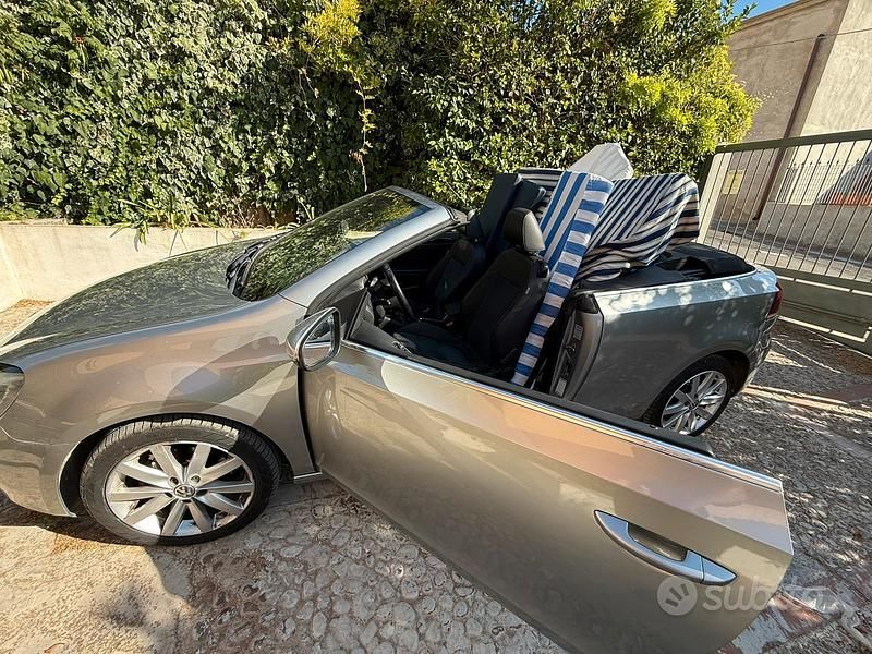 Usata VW Golf Cabriolet 105 CV (77 kW) 2011 Grigio Cabrio