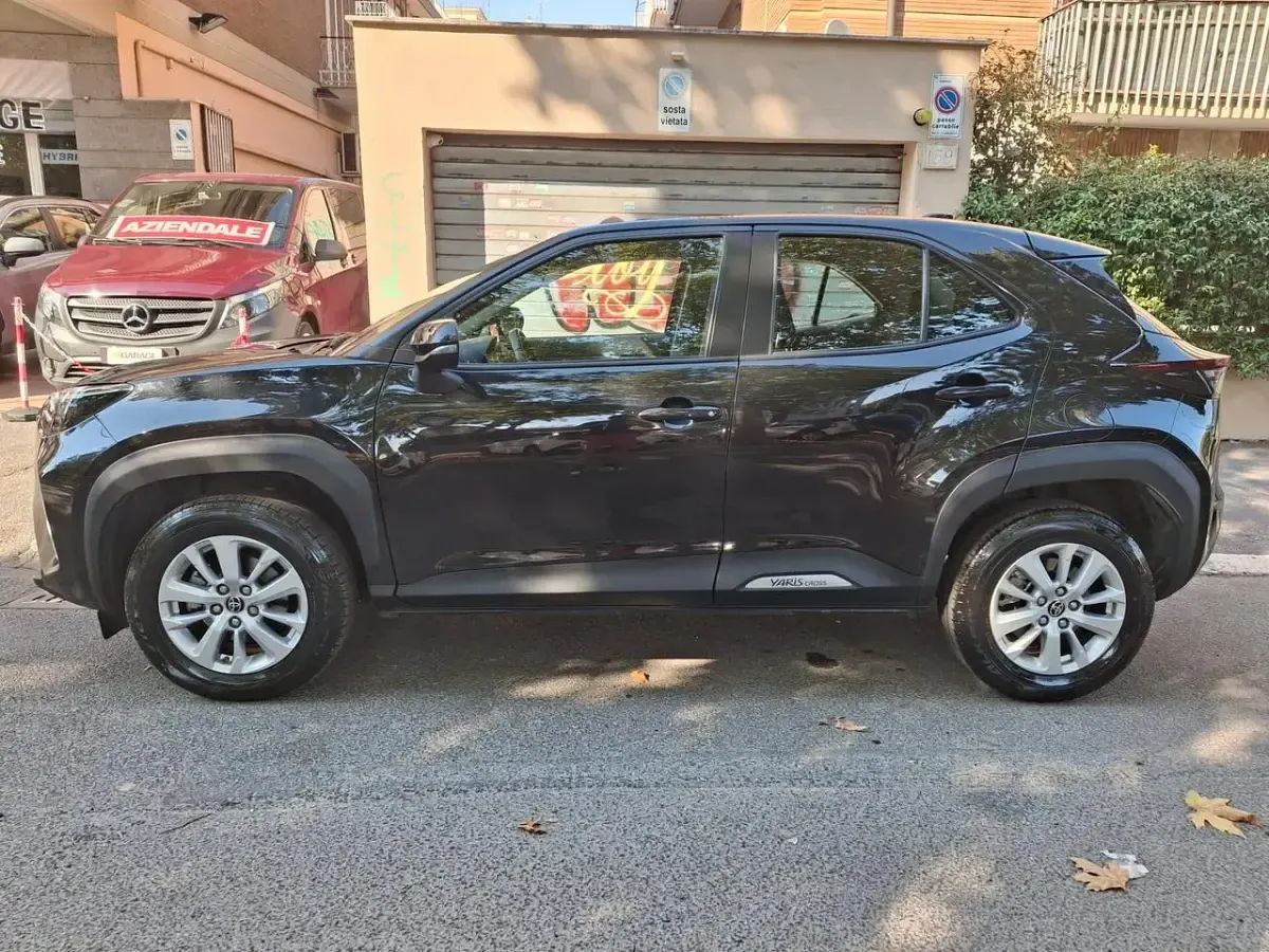 Usata Toyota Yaris Cross Business Edition 92 CV (67 kW) 2022 Nero SUV
