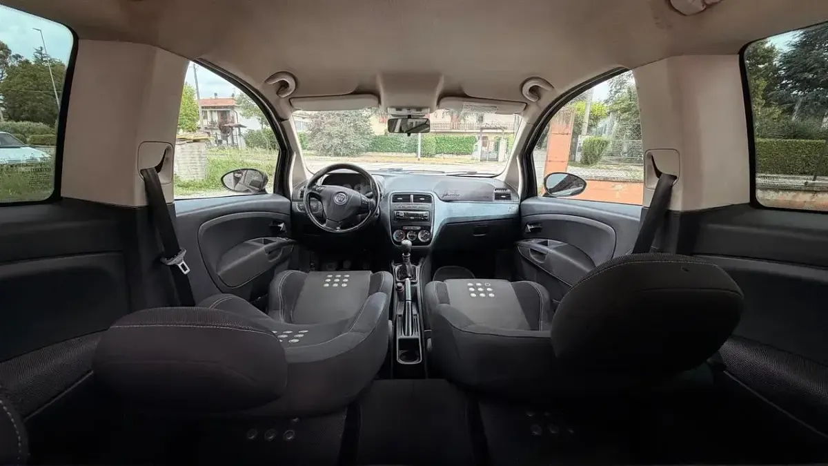 Usata Fiat Grande Punto Sport 90 CV (66 kW) 2008 Nero Utilitaria