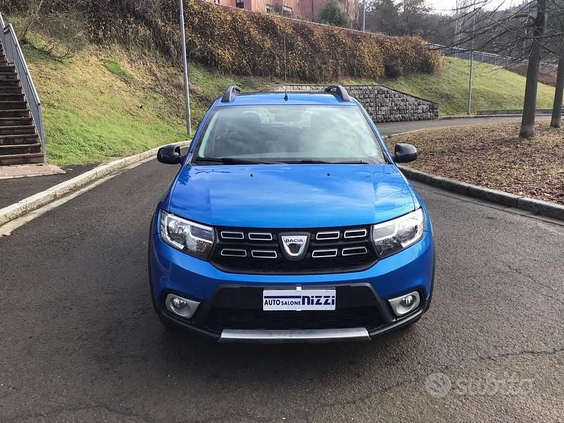 Usata Dacia Sandero Stepway 90 CV (66 kW) 2018 Blu Berlina