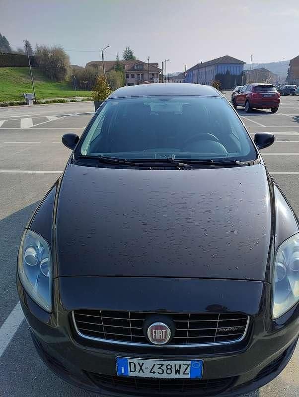 Usata Fiat Croma Emotion 150 CV (110 kW) 2009 Marrone Station wagon