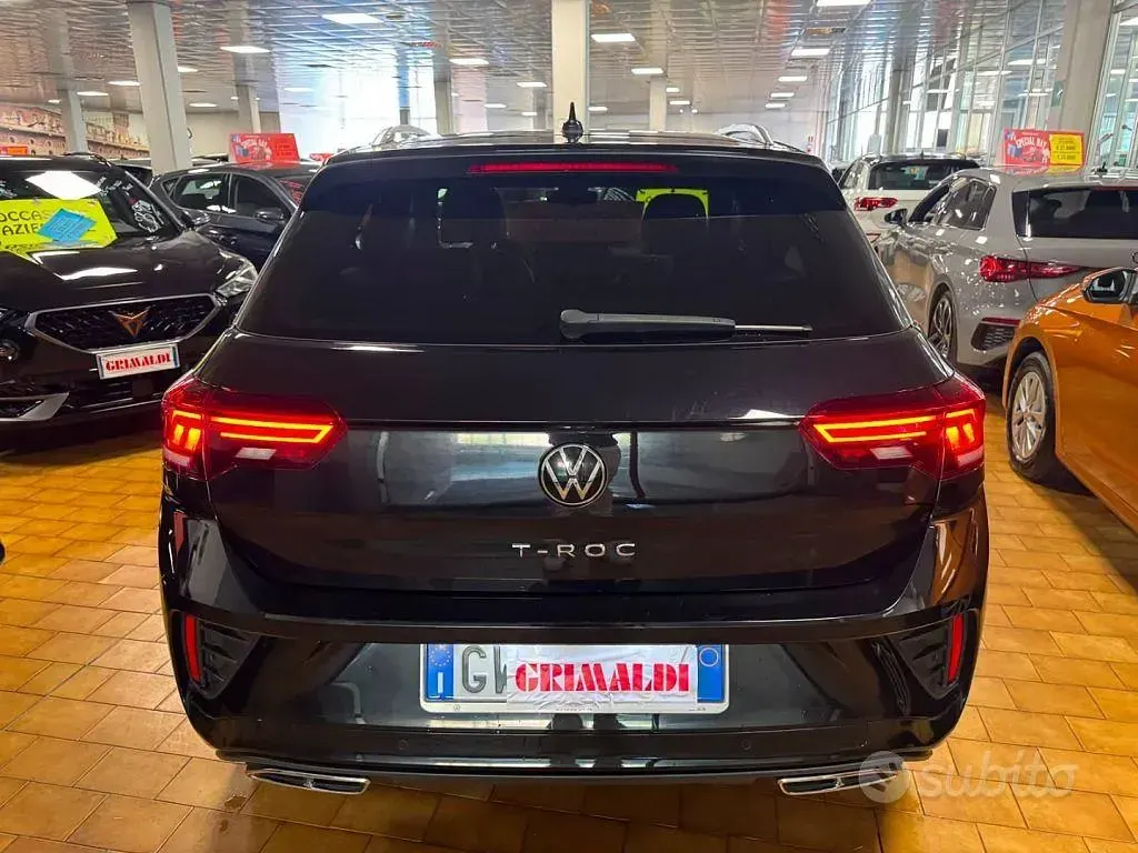 Usata VW T-Roc R-line 150 CV (110 kW) 2024 Deep black / perlato SUV
