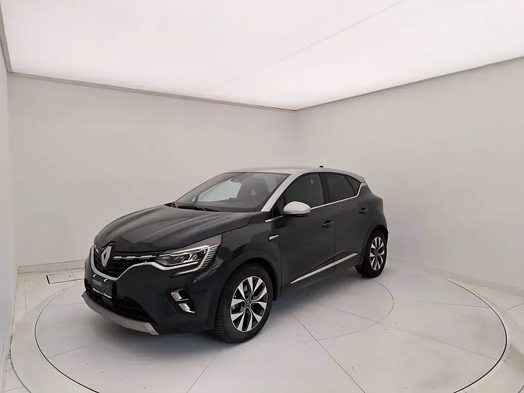Usata Renault Captur Intens 160 CV (117 kW) 2022 Blu scuro SUV