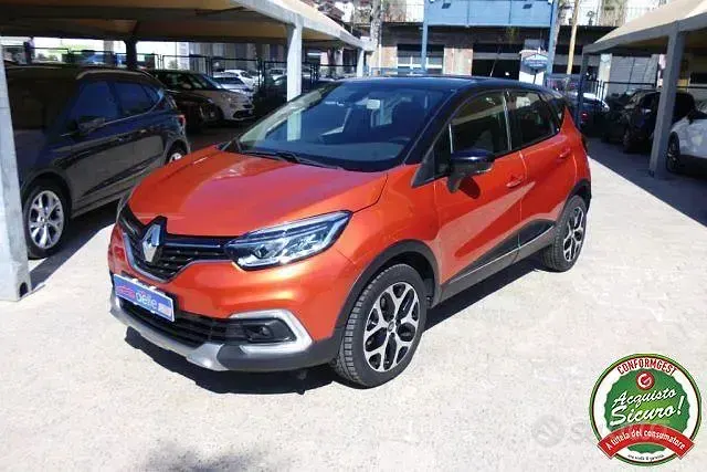 Usata Renault Captur Intens 90 CV (66 kW) 2018 Rosso SUV
