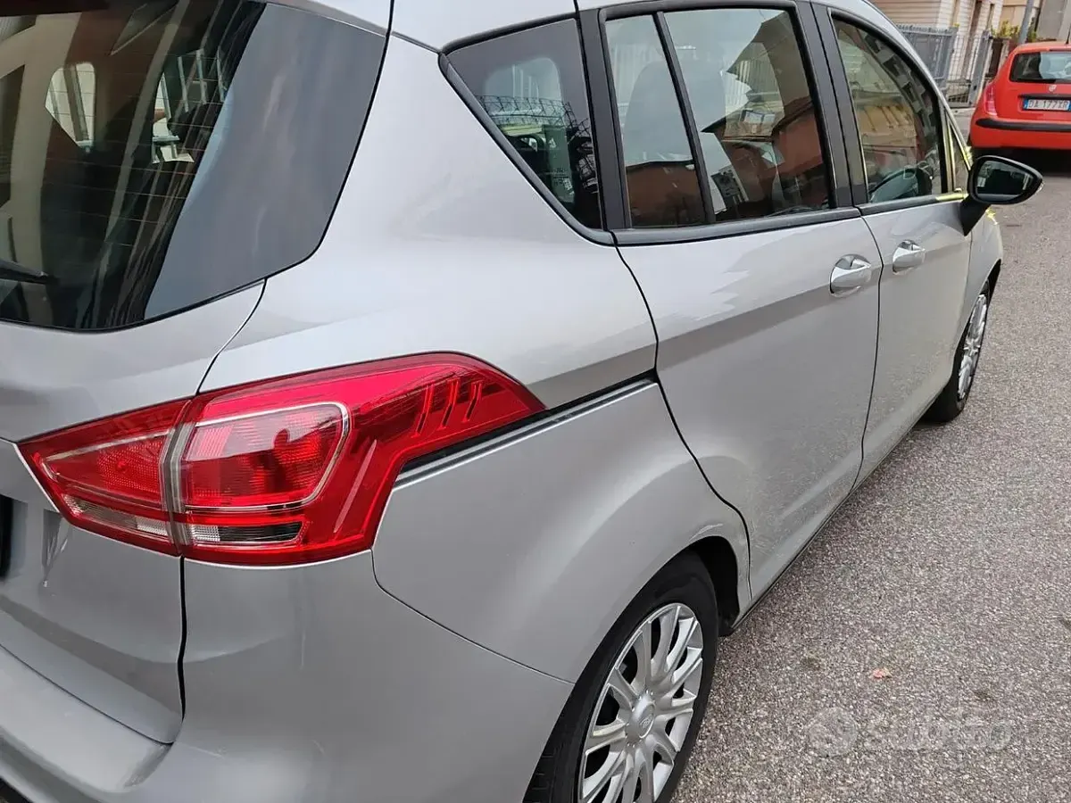 Usata Ford B-MAX 90 CV (66 kW) 2017 Grigio Monovolume