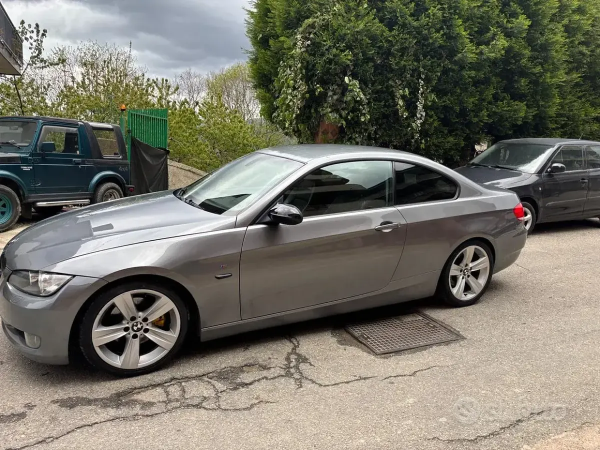 Begagnad BMW 320 M Sport 177 HK (130 kW) 2009 Grå Sportkupé