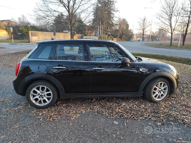 Usata Mini ONE Hype 102 CV (75 kW) 2017 Nero Utilitaria